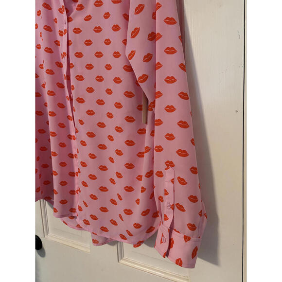 SOLD DO NOT BUYNWT Pink Long Sleeve Button-Up Blouse with Red Lips Print - Picture 4 of 7